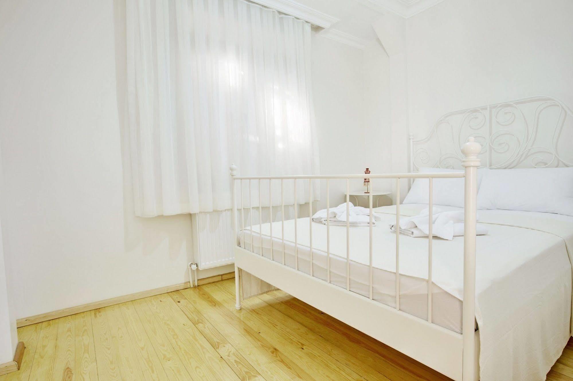 Buyukada Apart Hotel - Sehbal Prinseøyene Eksteriør bilde